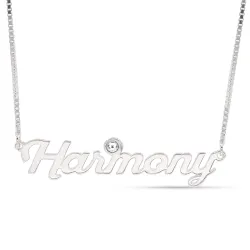 Namnhalsband med hänge i silver med 1 vita kristaller