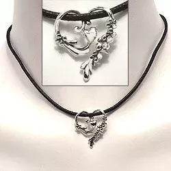 Hjärta halsband i läderband med hängen i oxiderat sterlingsilver