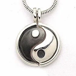 Yin och yang hängen i oxiderat sterlingsilver