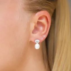 skal pärla örhängen i silver