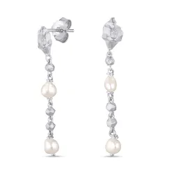 långa pärla örhängen i silver - Lumé Etched